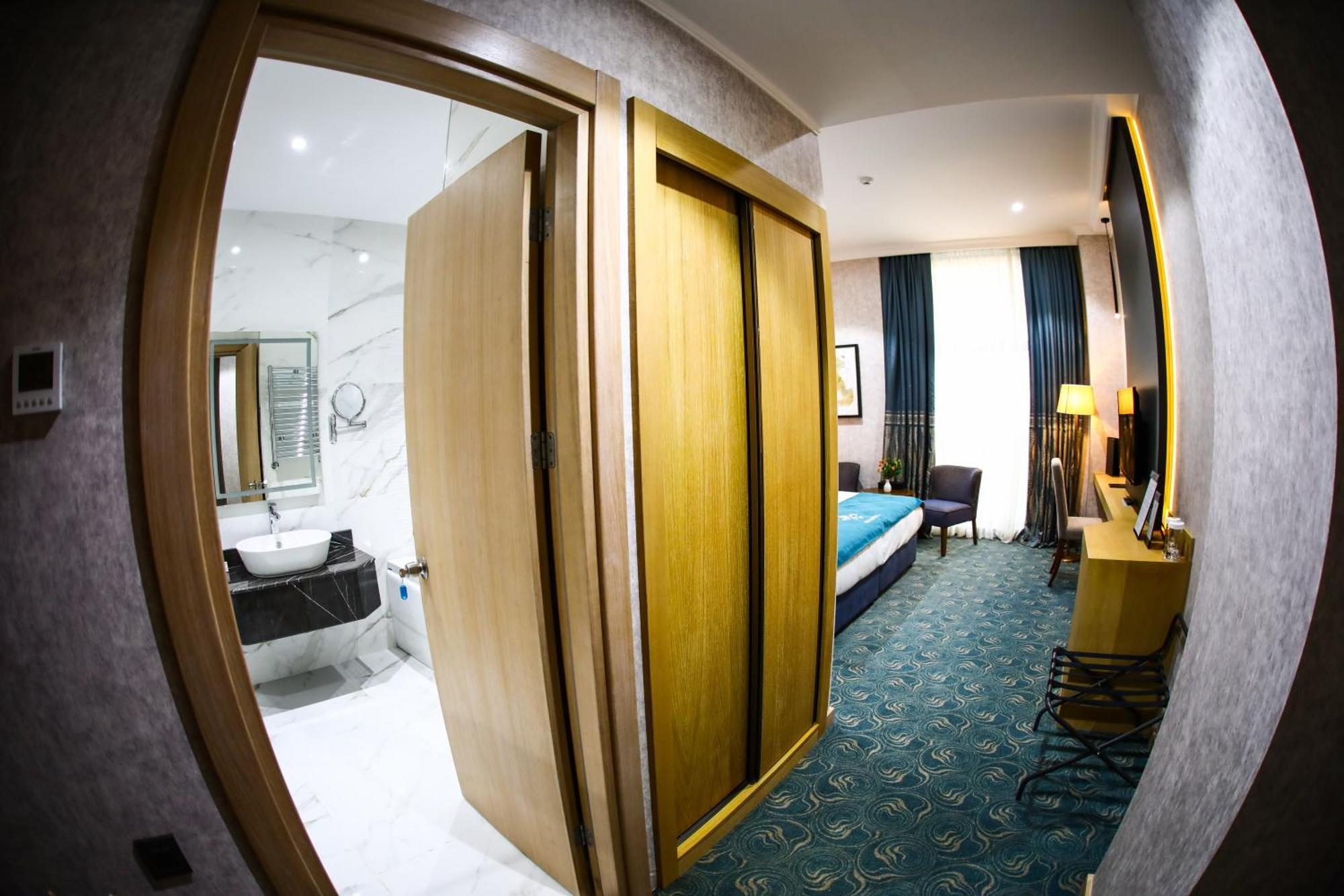 Iris Hotel Baku - Halal Hotel מראה חיצוני תמונה